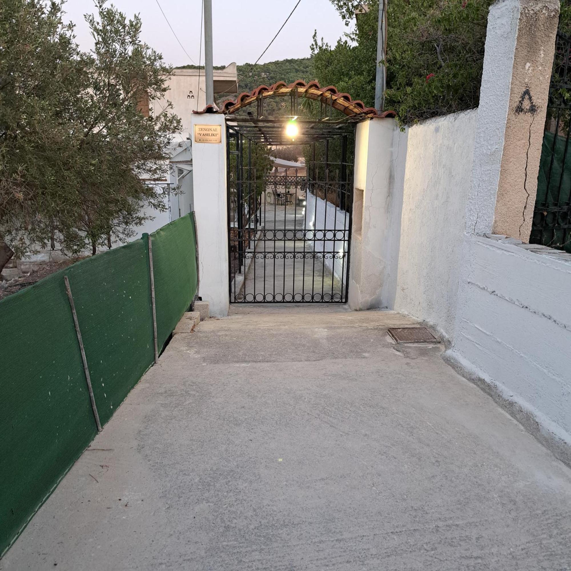 Ξενώνας Vasiliki Vathí Exterior photo